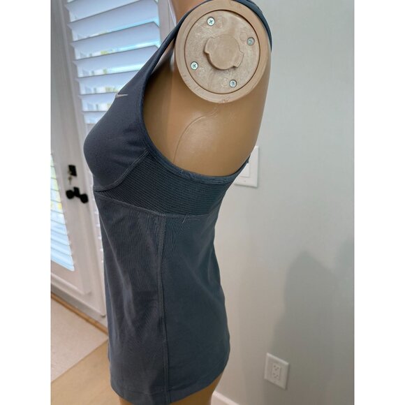 Women's Nike Dri-Fit Racer Back Athletic Top, size medium - Picture 8 of 10
